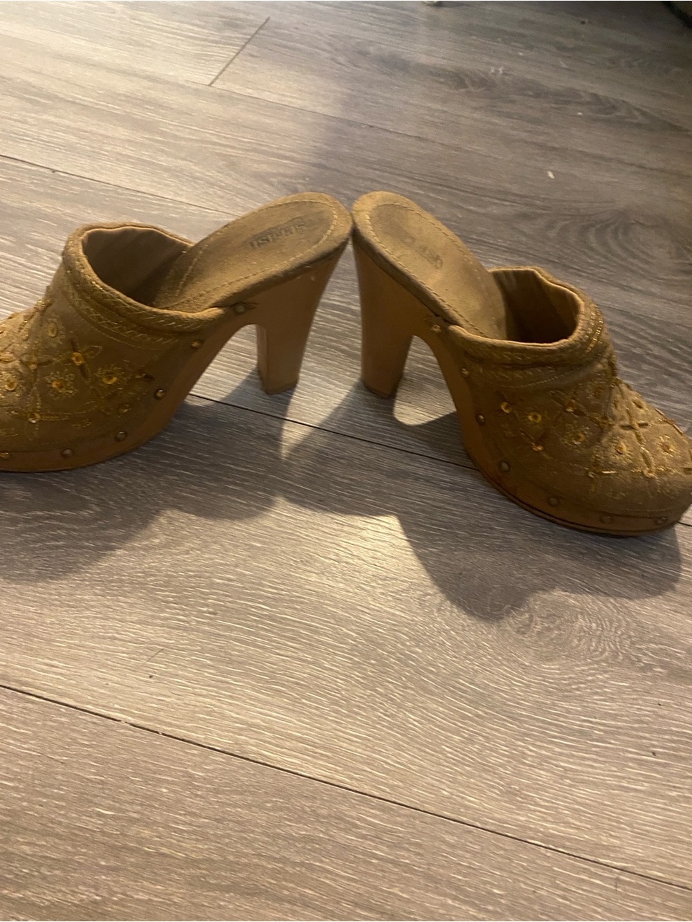 Splash Embroidered Tan Slip-On Mules with Gold Accents